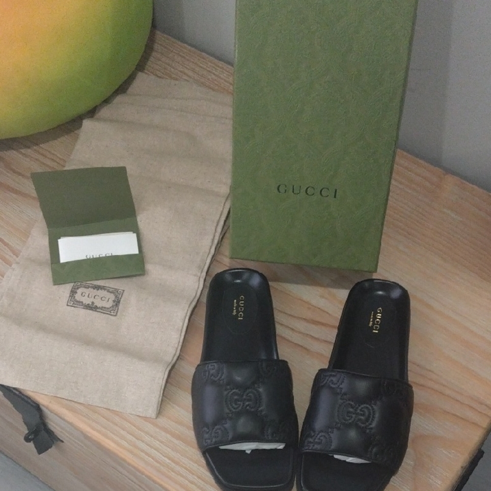Gucci Black Leather Sandals